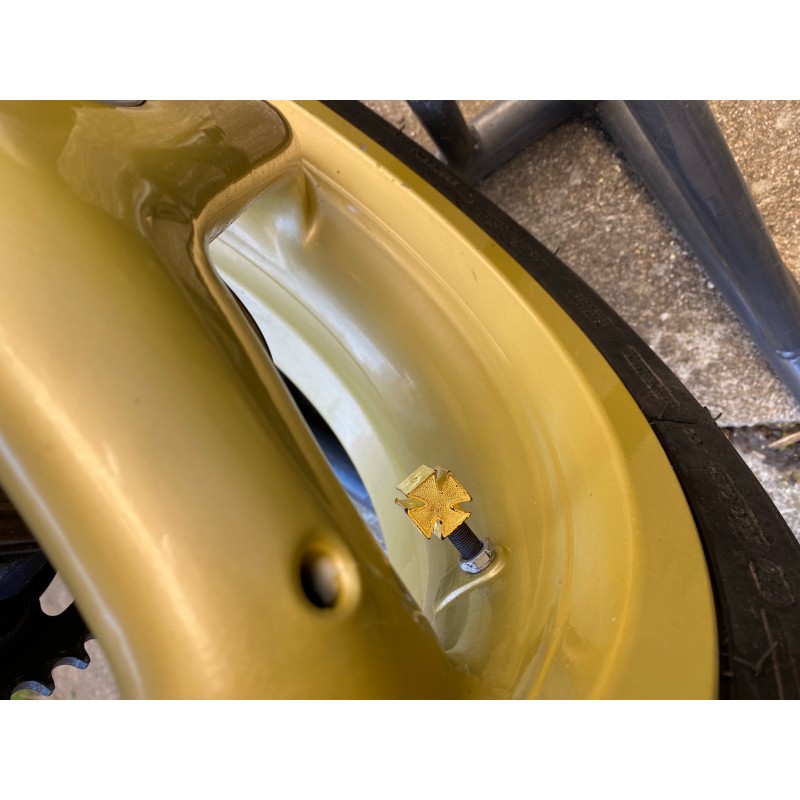 Bouchon de Valve Croix de Malte GOLD (la paire)